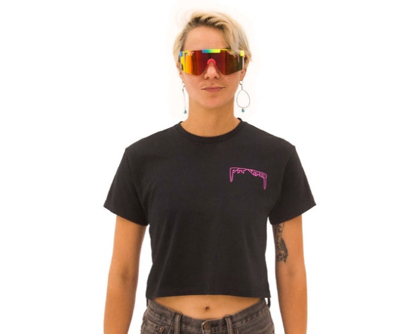 Kiss from a Rose Crop Tee Pit Viper