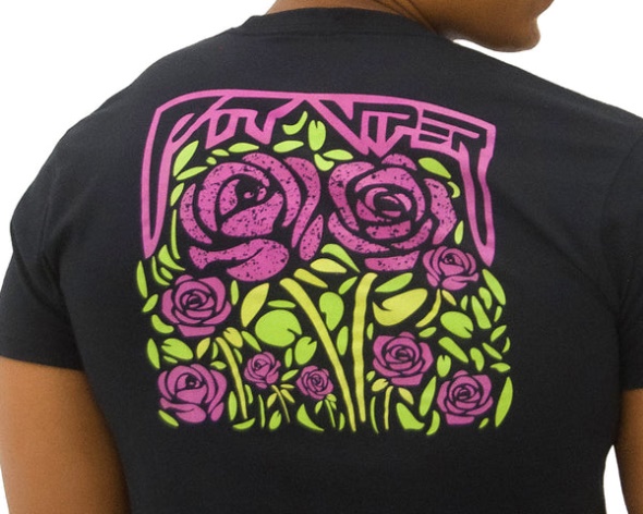 Kiss from a Rose Crop Tee Pit Viper