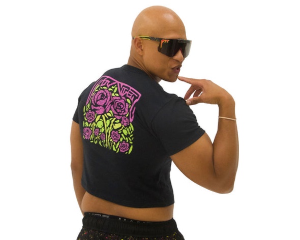 Kiss from a Rose Crop Tee Pit Viper