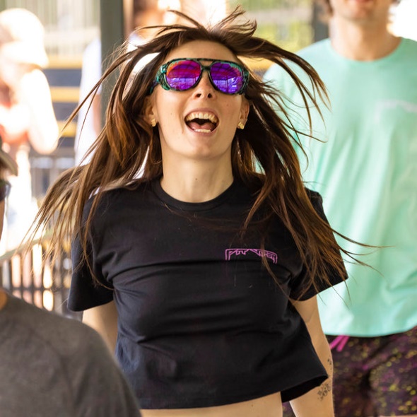 Kiss from a Rose Crop Tee Pit Viper