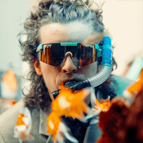 The Playmate Polarized 2000s Pit Viper