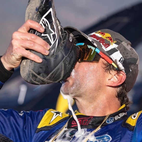 The TP Roll 2000s Pit Viper